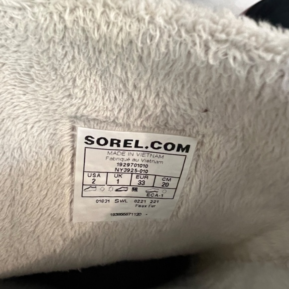 Sorel Kids Rylee Black Suede Rainbow Metalic Stars Faux Fur Waterproof Boots - Picture 7 of 8